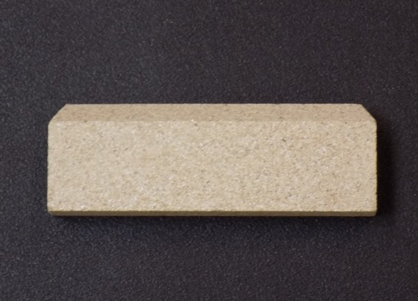 Aduro 7.1 Seitenstein rechts vorne