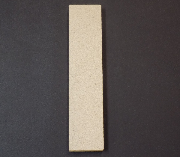 Aduro 1 Seitenstein rechts vorne